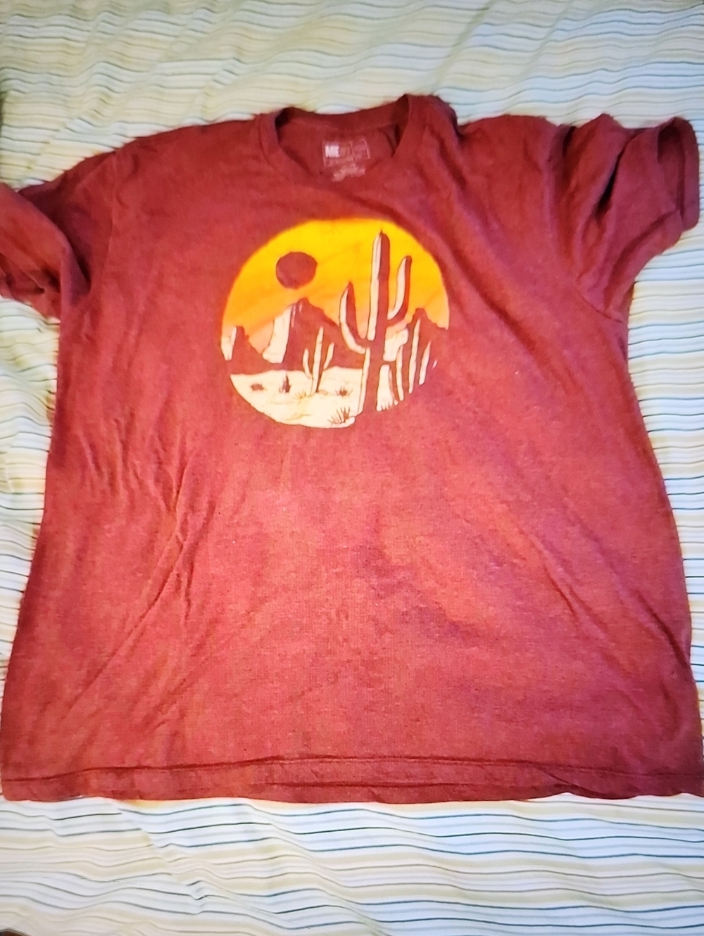 Maurices Maroon Short Sleeve Desert Graphic Tee